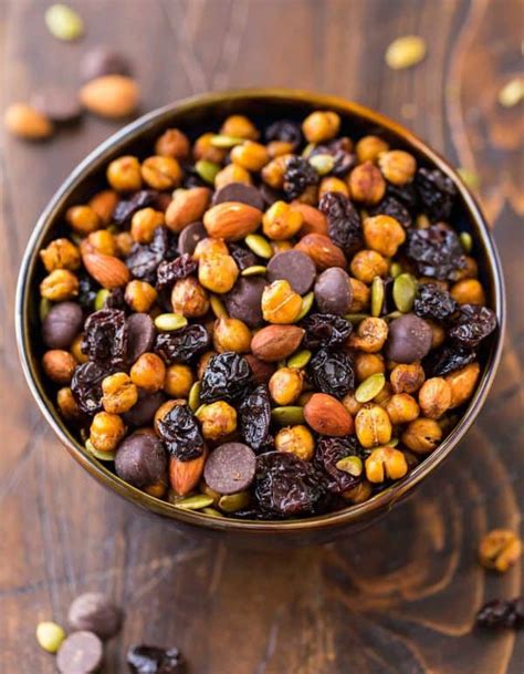 chickpea-snack-mix-with-healthy-roasted-chickpeas image