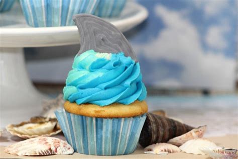 shark-cupcakes-tammilee-tips image