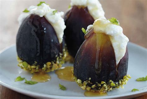 fresh-figs-with-ricotta-and-honey-recipe-leites-culinaria image