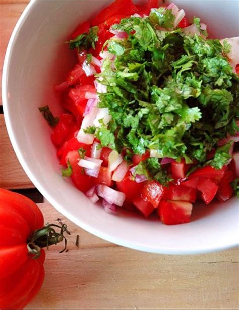 recipefresh-cilantro-tomato-salad-eatwell101 image
