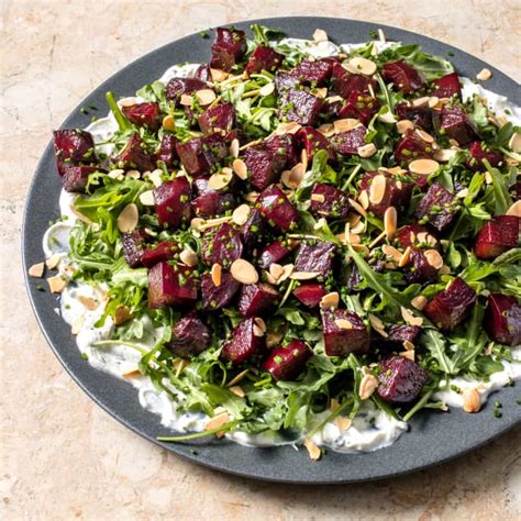 beet-salad-with-goat-cheese-and-arugula-cooks image