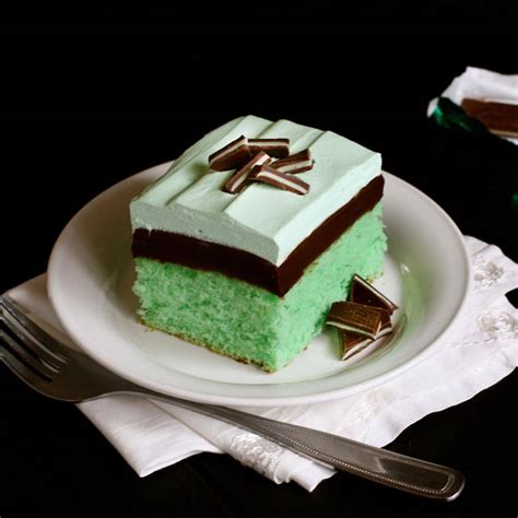 grasshopper-cake-creme-de-menthe-cake-a image