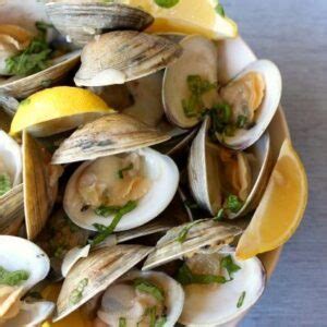 steamers-in-beer-recipe-easy-steamed-clams image