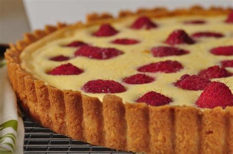 raspberry-cream-cheese-tart-recipe-video image
