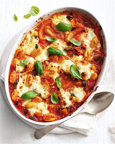 one-pot-cheesy-tomato-and-gnocchi-bake image