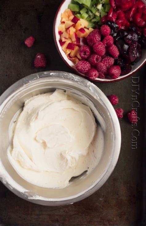 deliciously-creamy-fruit-roll-ups-recipe-diy-crafts image
