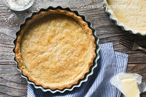 perfectly-flaky-pie-crust-the-organic-kitchen-blog image