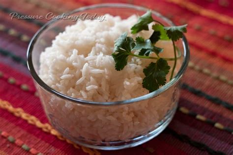 pressure-cooker-instant-pot-white-rice image