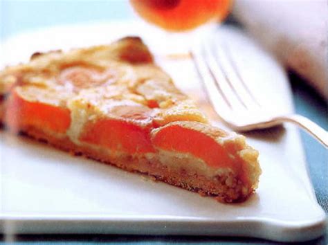 fresh-apricot-and-almond-tart-cookstrcom image