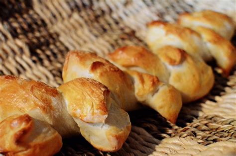 easy-homemade-french-bread-momsdish image