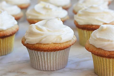 vanilla-cupcakes-with-cream-cheese-frosting-once image