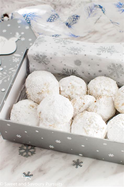 powdered-sugar-almond-cookies-sweet-and-savoury image