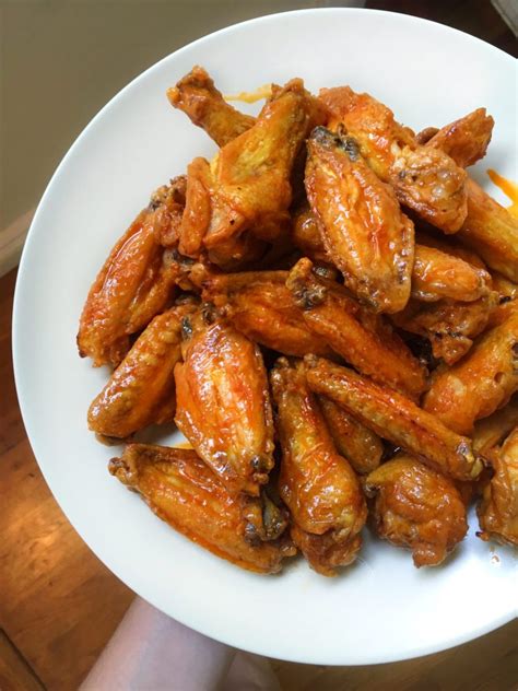 football-snacks-boiled-broiled-buffalo-wings-the image