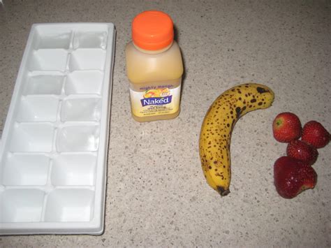 tropical-mango-banana-berry-smoothie-non-dairy image