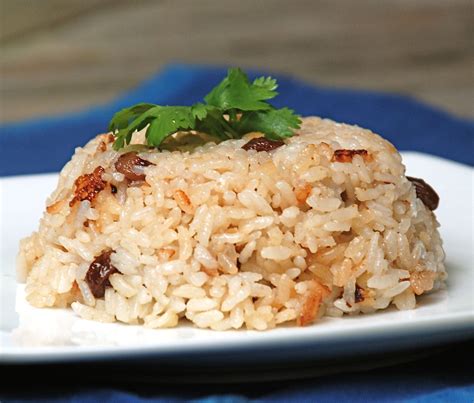 coconut-rice-with-raisins-arroz-con-coco image