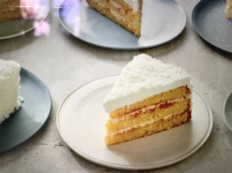 cook-review-gteau-dhlne-coconut-cake image