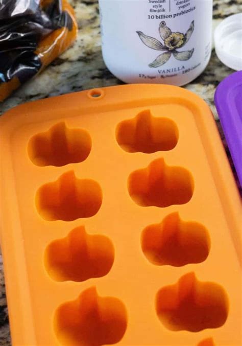 frozen-pumpkin-pie-yogurt-snack-recipe-on-my-kids image