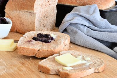 honey-whole-wheat-bread-easy-sandwich-bread image