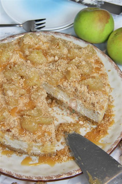 apple-crumble-cheesecake-janes-patisserie image