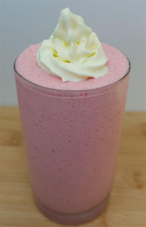 raspberry-and-vanilla-smoothie-recipe-yummy image