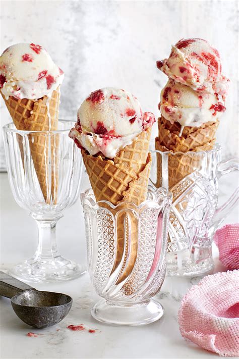 homemade-ice-cream-recipes-made-for-hot-summer image