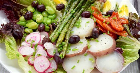 vegetarian-nicoise-salad-the-salad-lobby image