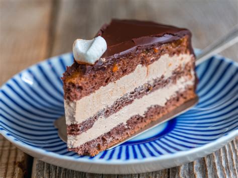cake-prague-cake-praga-recipe-with image