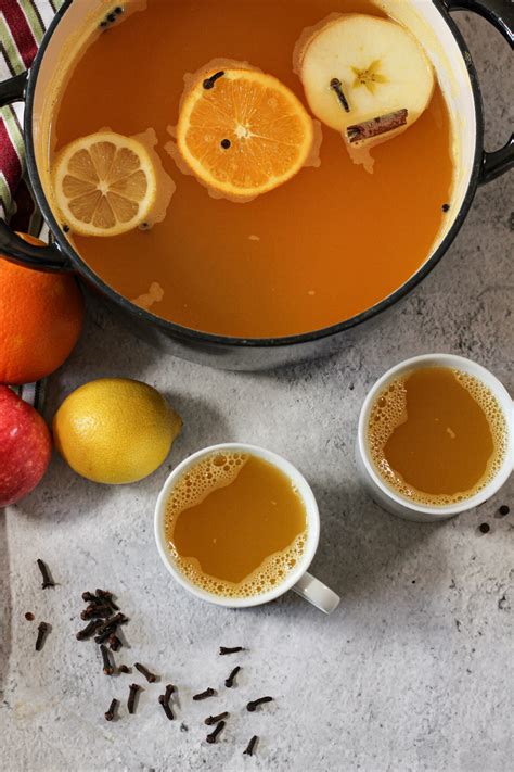 the-best-wassail-recipe-so-easy-feeding-your-fam image