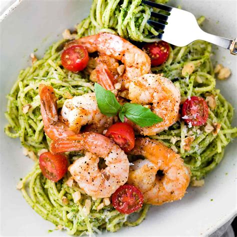 30-minute-pesto-shrimp-pasta-recipe-jessica-gavin image