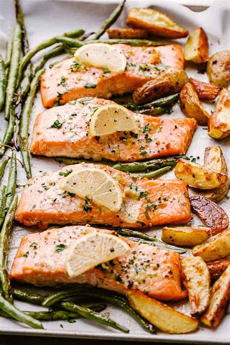 baked-salmon-with-potatoes-and-green-beans-easy image