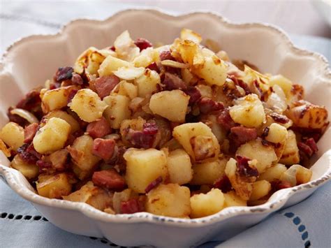 wolf-hash-home-fries-with-pastrami-corned image