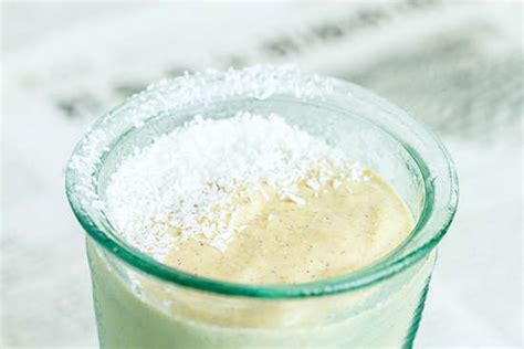 licorice-fig-vanilla-and-coconut-smoothie image