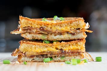 26-truly-thrilling-grilled-cheese-sandwiches-buzzfeed image