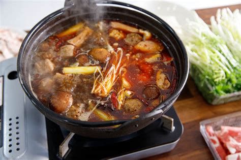 how-to-make-hot-pot-broth-china-sichuan-food image