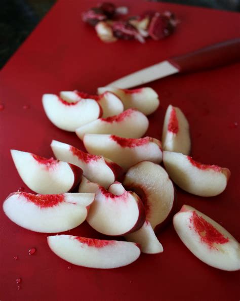 7-simple-recipes-for-white-peaches-cecelias-good image