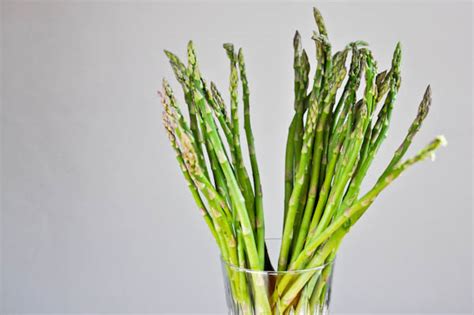 crispy-parmesan-asparagus-sticks-how-sweet-eats image