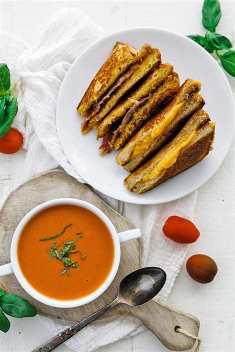 grilled-cheese-sandwich-and-tomato-soup image