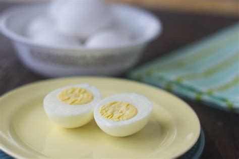 the-best-hard-boiled-eggs-steamed-eggs-thecookful image
