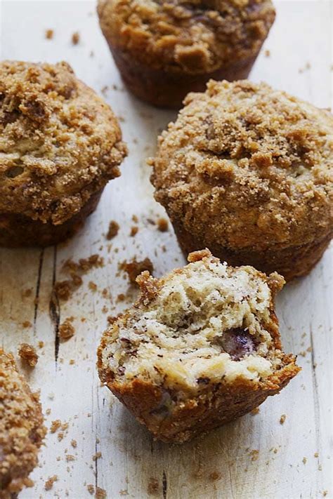 banana-crumb-muffins-the-best-banana-muffins image