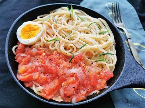 tomato-and-pepper-pasta-miss-chinese-food image