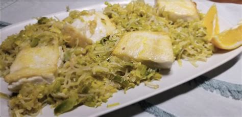 braised-halibut-with-leeks-and-mustard-center-for image