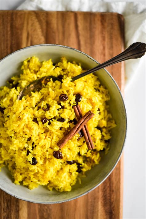 south-african-yellow-rice-with-raisins-the-gingered-whisk image