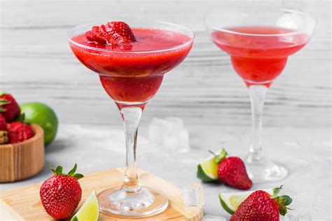 easy-strawberry-daiquiri-recipe-frozen-or-on-the-rocks image