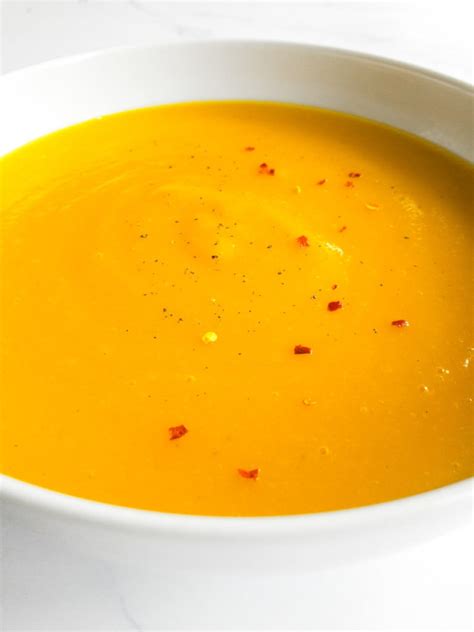 creamy-carrot-potato-soup-bites-of-beri image