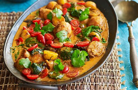 easy-thai-curry-with-chicken-spinach-and-potato-thai image