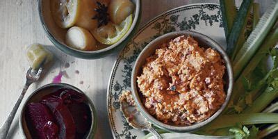 old-fashioned-pimiento-cheese-with-crackers-and image