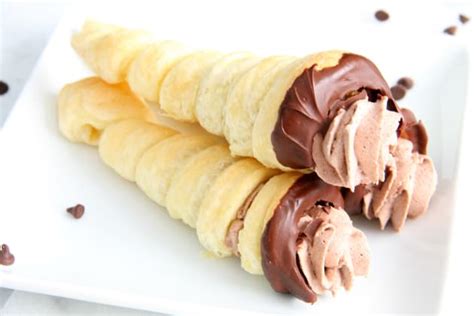 chocolate-cream-horns-recipe-food-fanatic image