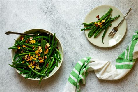 haricot-vert-salad-with-toasted-almonds-champagne image