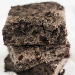no-bake-chewy-cookies-and-cream-bars-this image