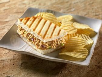 grilled-tempeh-sandwich-sheknows image